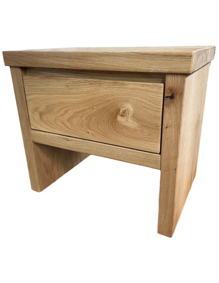 dubový nočný stolík so zásuvkou